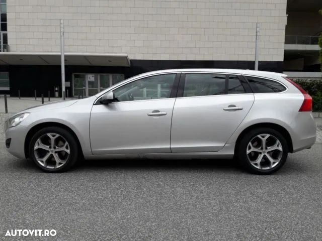 Volvo V60 D3 Geartronic Momentum - 8
