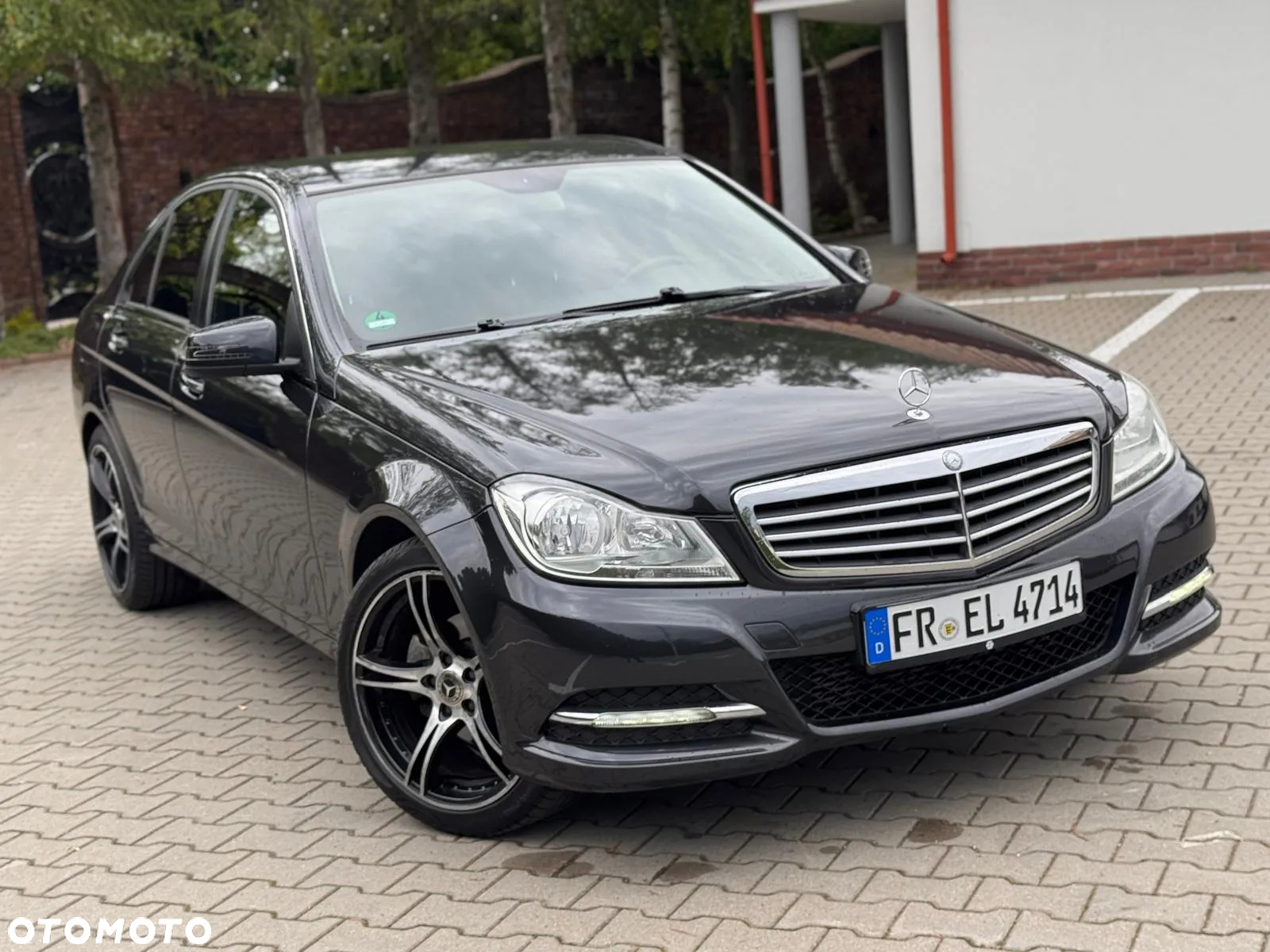 Mercedes-Benz Klasa C 180 CGI BlueEFFICIENCY - 4