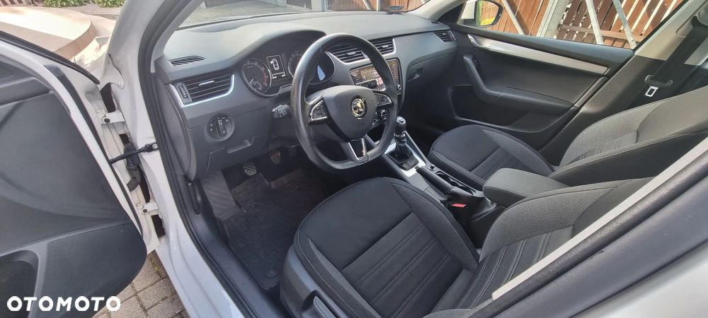 Skoda Octavia 1.5 TSI ACT Ambition - 8