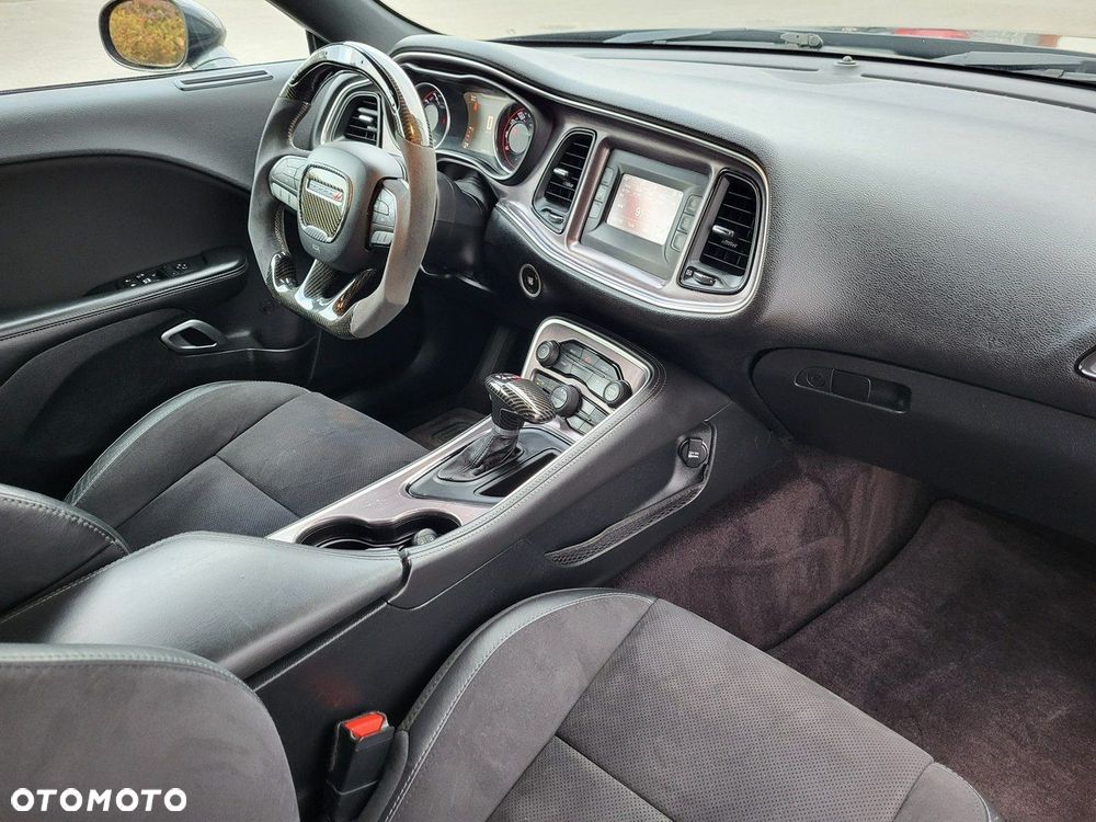 Dodge Challenger - 23