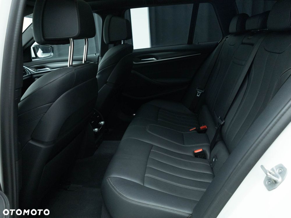 BMW Seria 5 530i xDrive M Sport Edition - 36