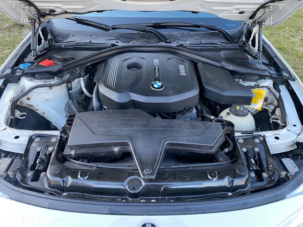 BMW Seria 3 318i - 4