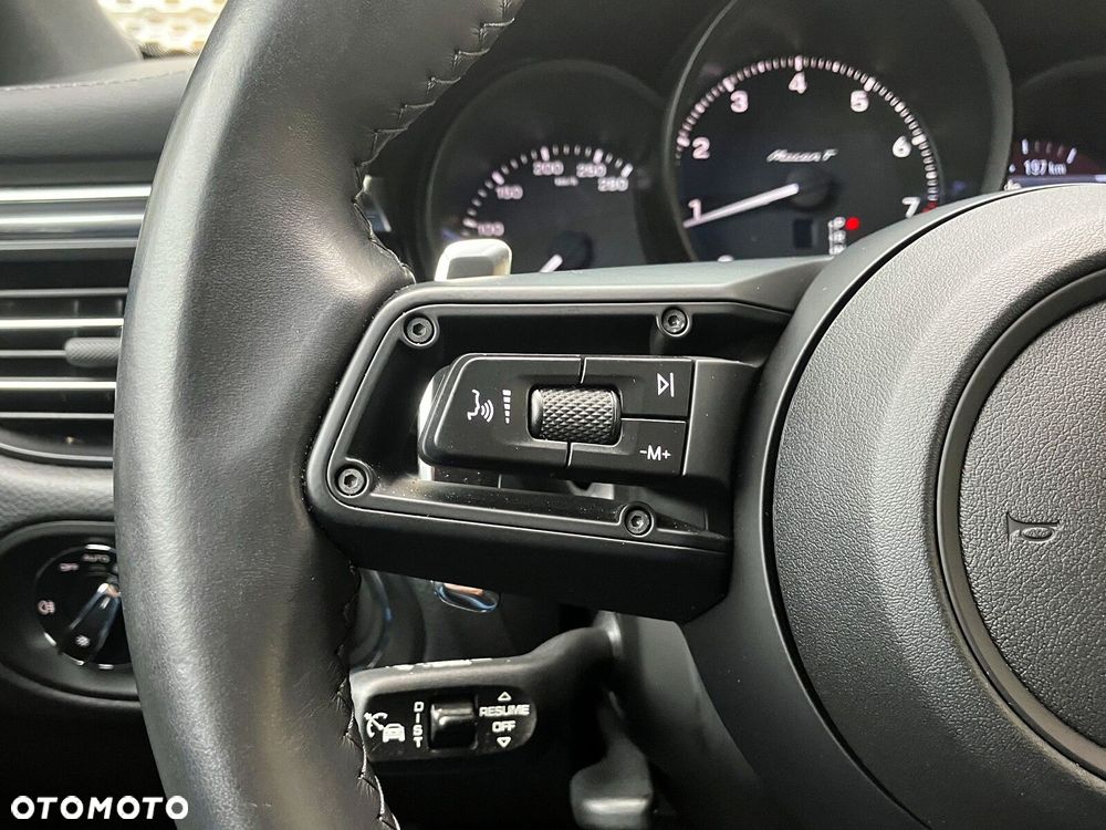 Porsche Macan - 23