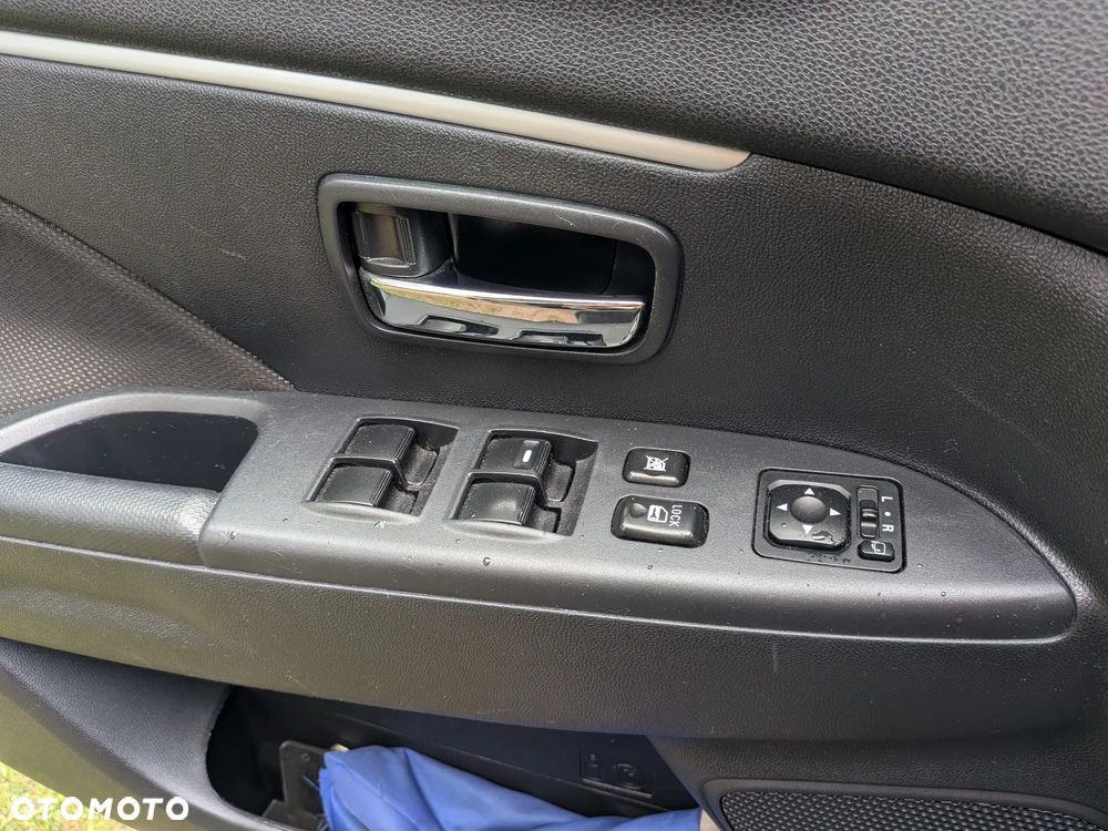 Mitsubishi ASX - 16