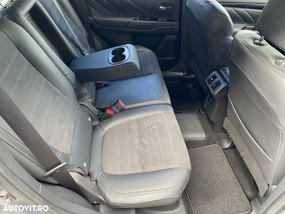 Mitsubishi Outlander - 6