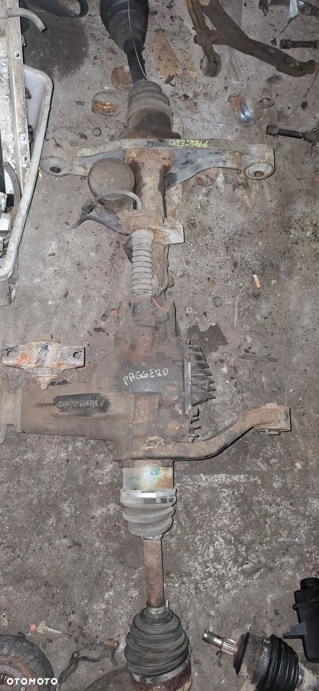 MITSUBISHI PAJERO III DYFER MOST PRZÓD MR453792