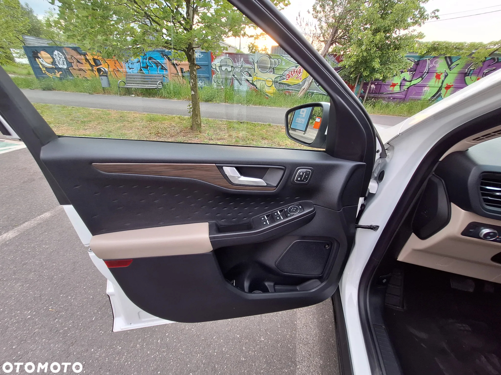 Ford Escape 2.0 EcoBoost AWD Titanium - 11