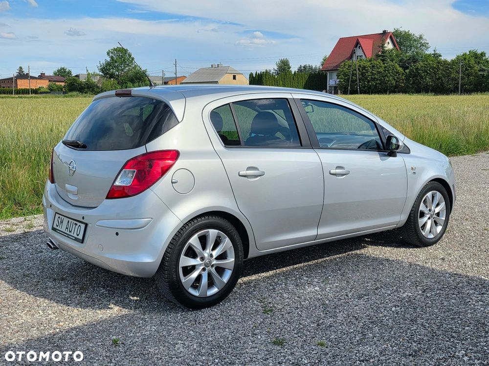 Opel Corsa 1.4 16V Cosmo - 6