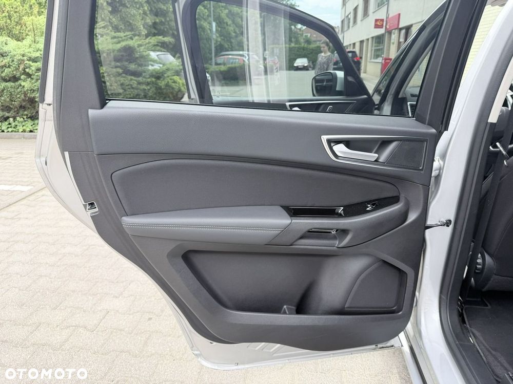 Ford S-Max - 21