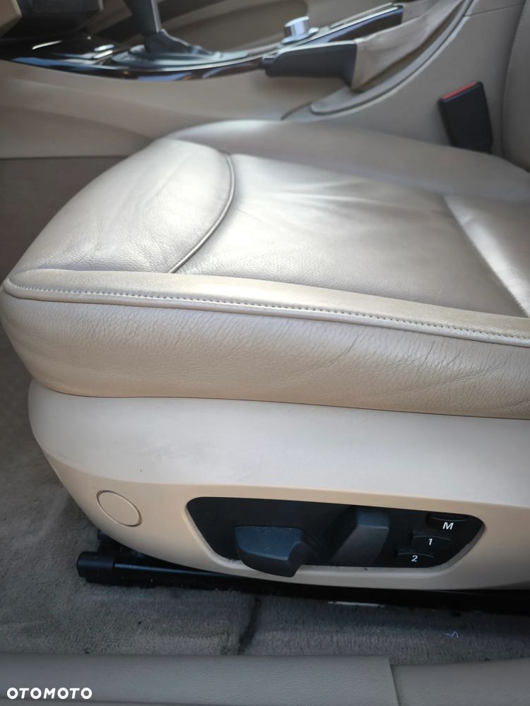 BMW Seria 3 330i - 12