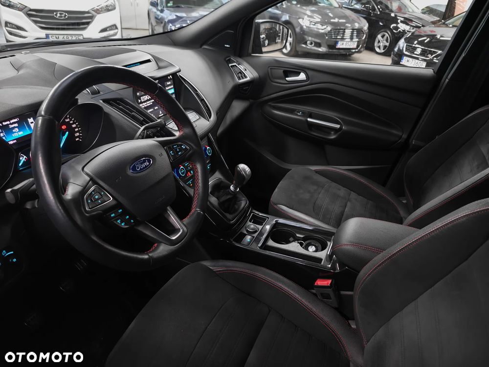 Ford Kuga 1.5 EcoBoost 2x4 ST-Line - 8