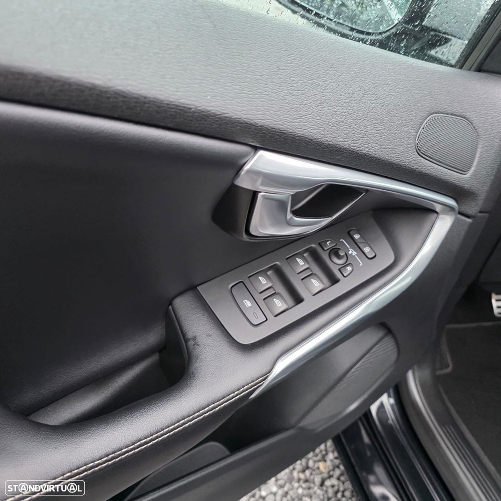 Volvo V40 1.6 D2 R-Design - 17