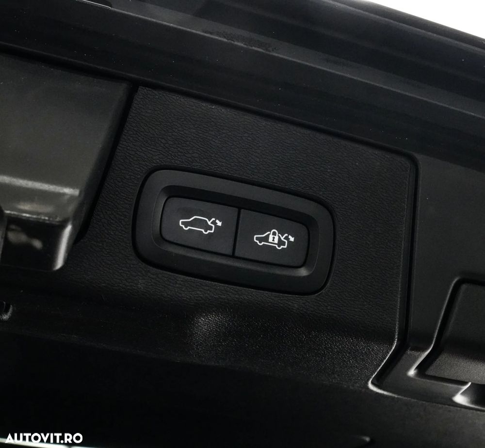 Volvo XC 60 D4 Momentum Pro - 25