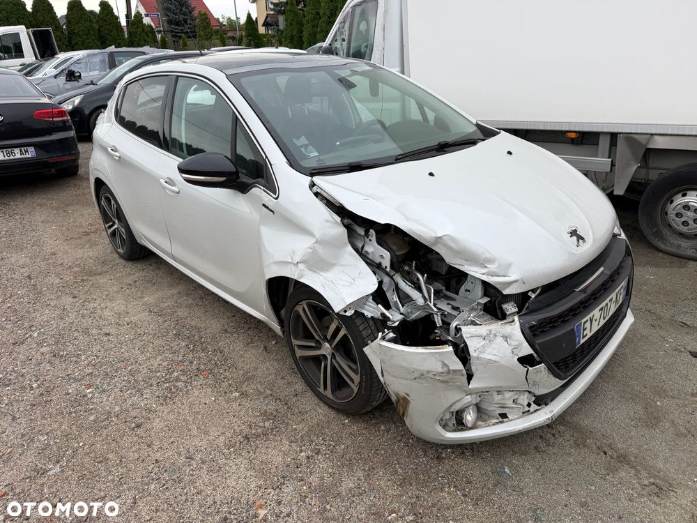 Peugeot 208 1.2 PureTech GPF Signature S&S EAT6 - 3