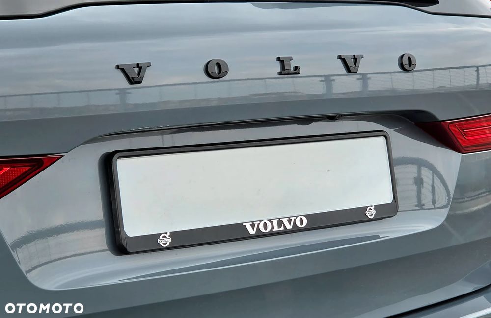 Volvo XC 60 B4 B Plus Dark - 20