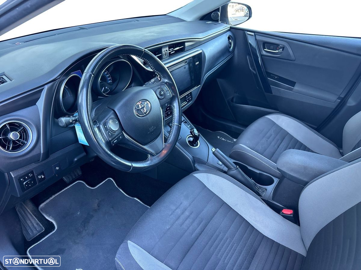 Toyota Auris Touring Sports 1.8 HSD Freestyle - 18