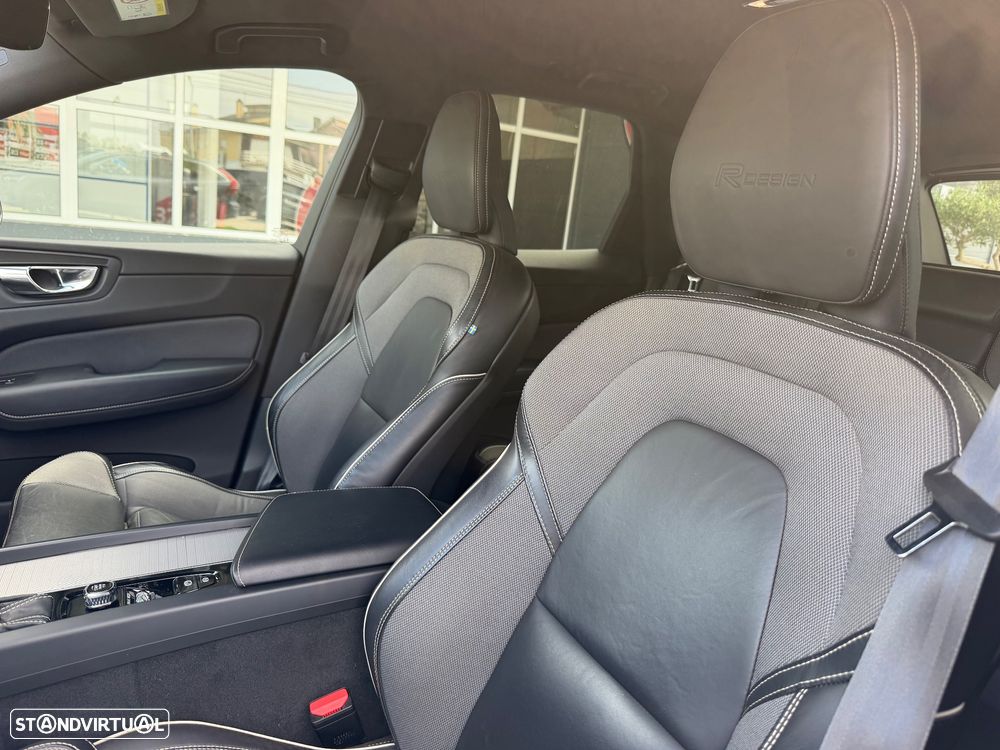 Volvo XC 60 2.0 D4 R-Design AWD Cluster C Geartronic - 17