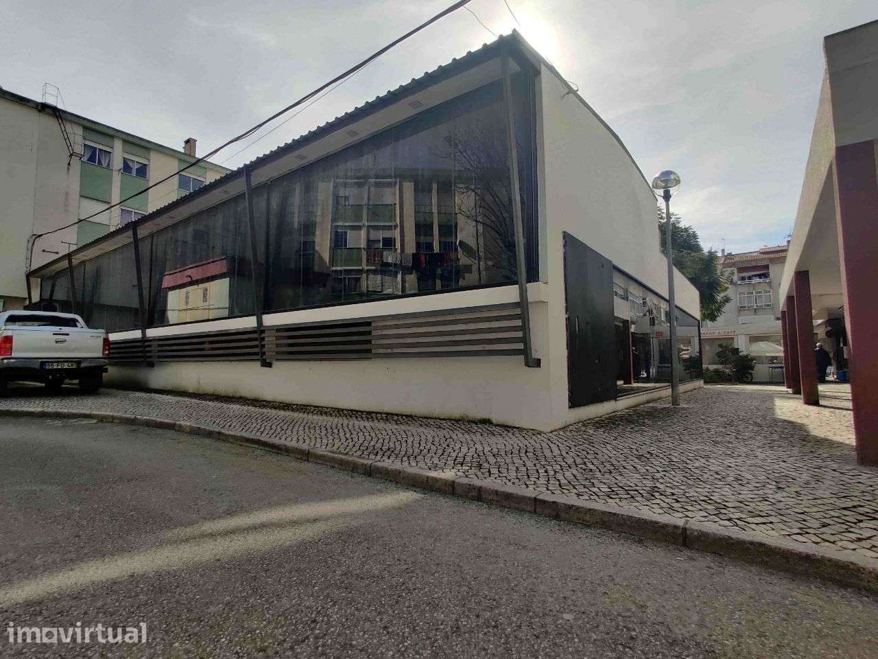 VENDA JUDICIAL I Moita Loja Ampla - Grande imagem: 4/4