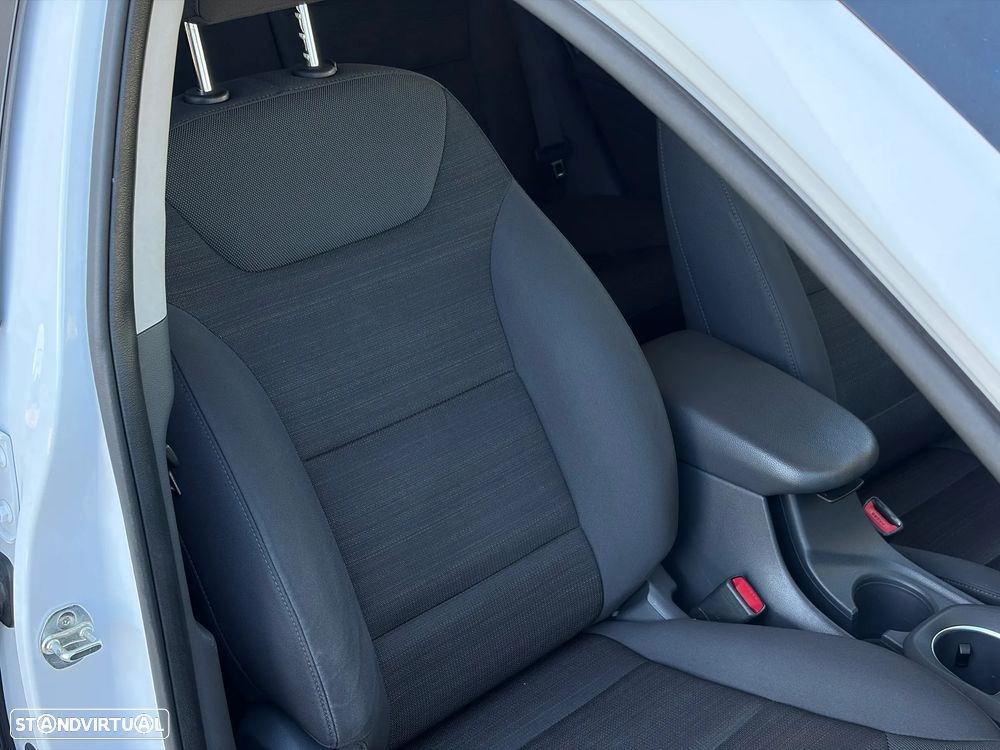 Hyundai Ioniq 1.6 GDI HEV Hybrid Tech - 45
