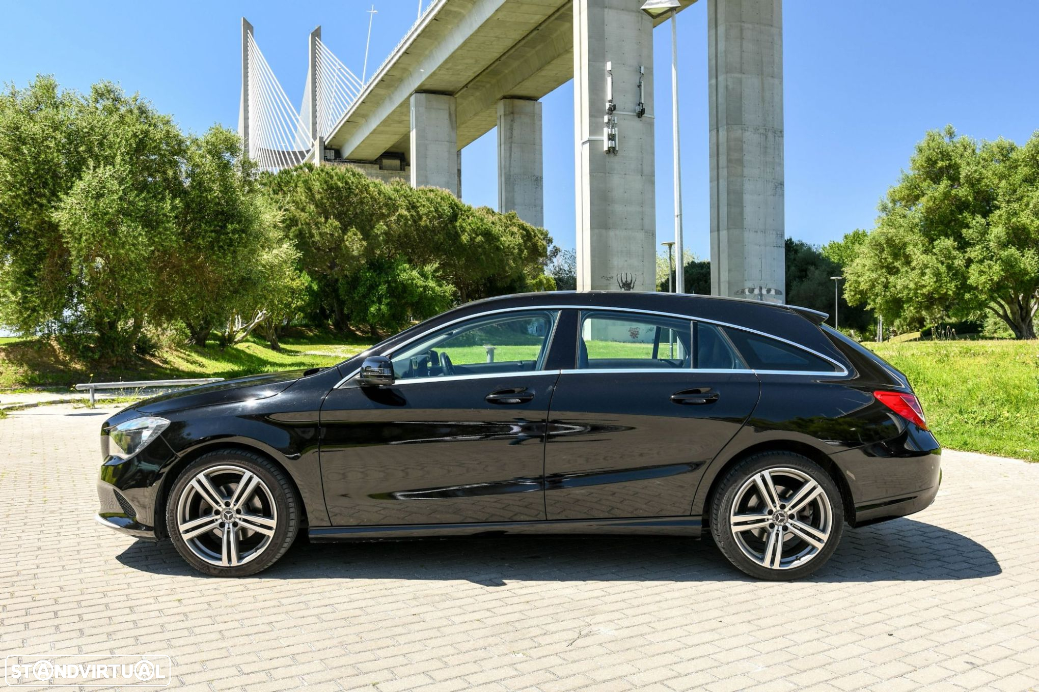 Mercedes-Benz CLA 180 d Shooting Brake Urban - 11