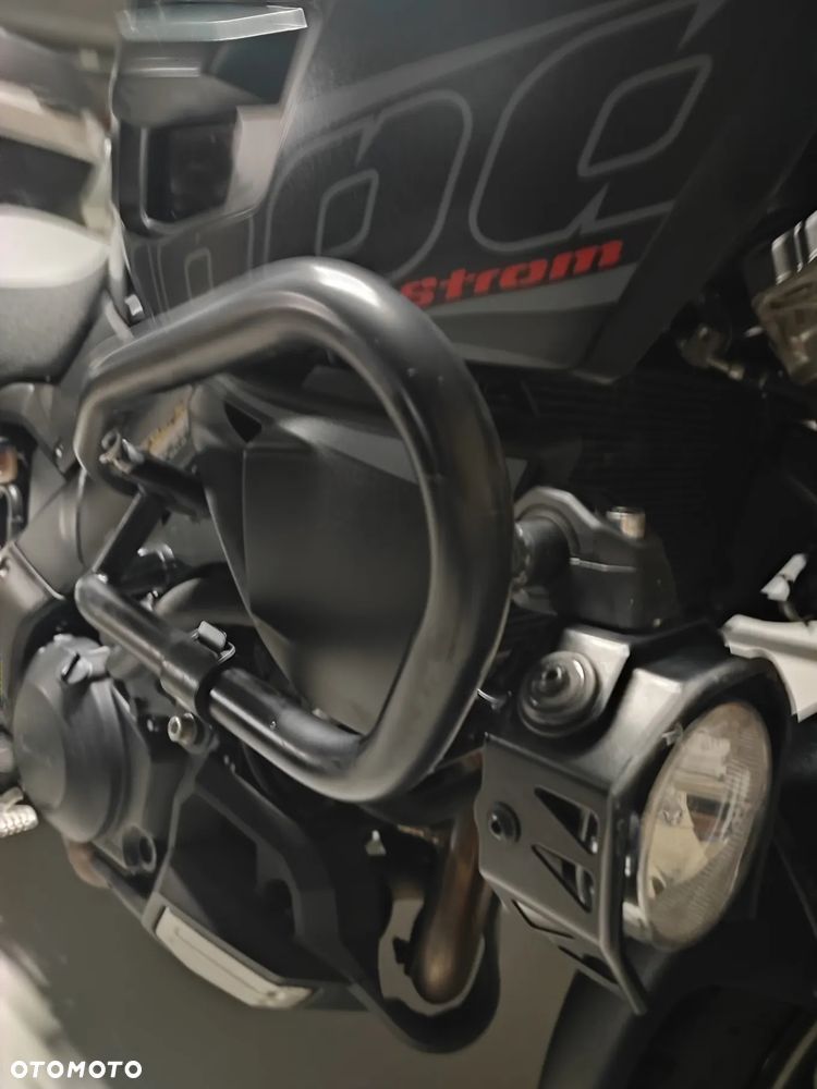 Suzuki V-STROM - 10