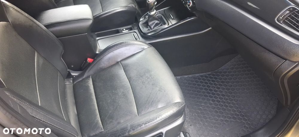 Kia Carens 1.7 CRDi 141 ISG UEFA EURO 2016 - 7