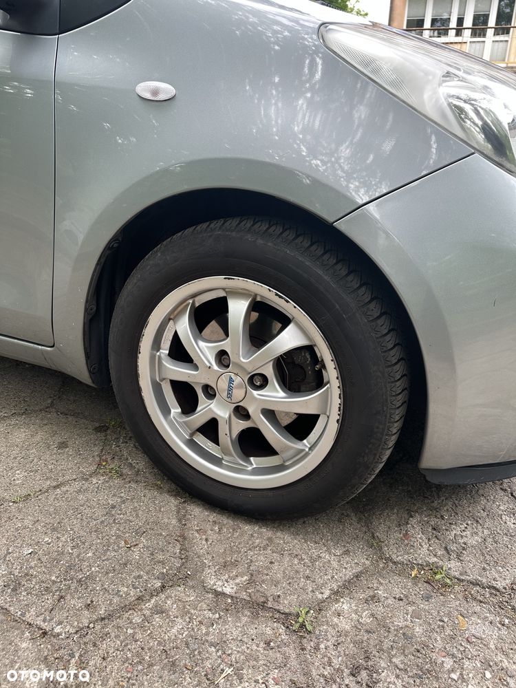 Toyota Yaris 1.3 Sol - 11
