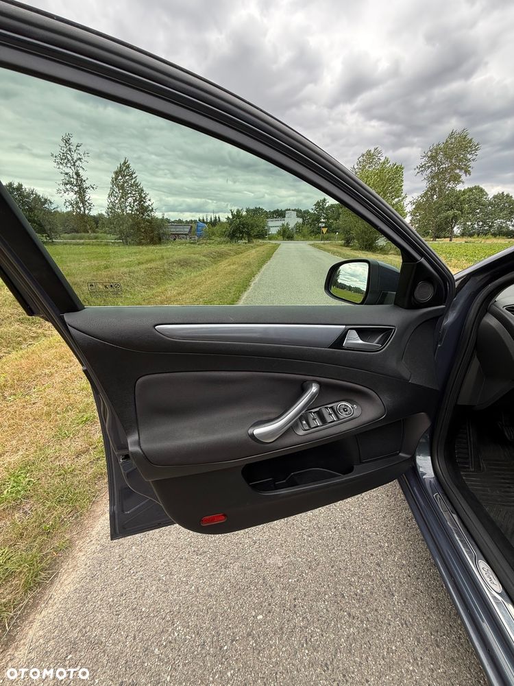 Ford Mondeo 1.6 TDCi Ghia - 11