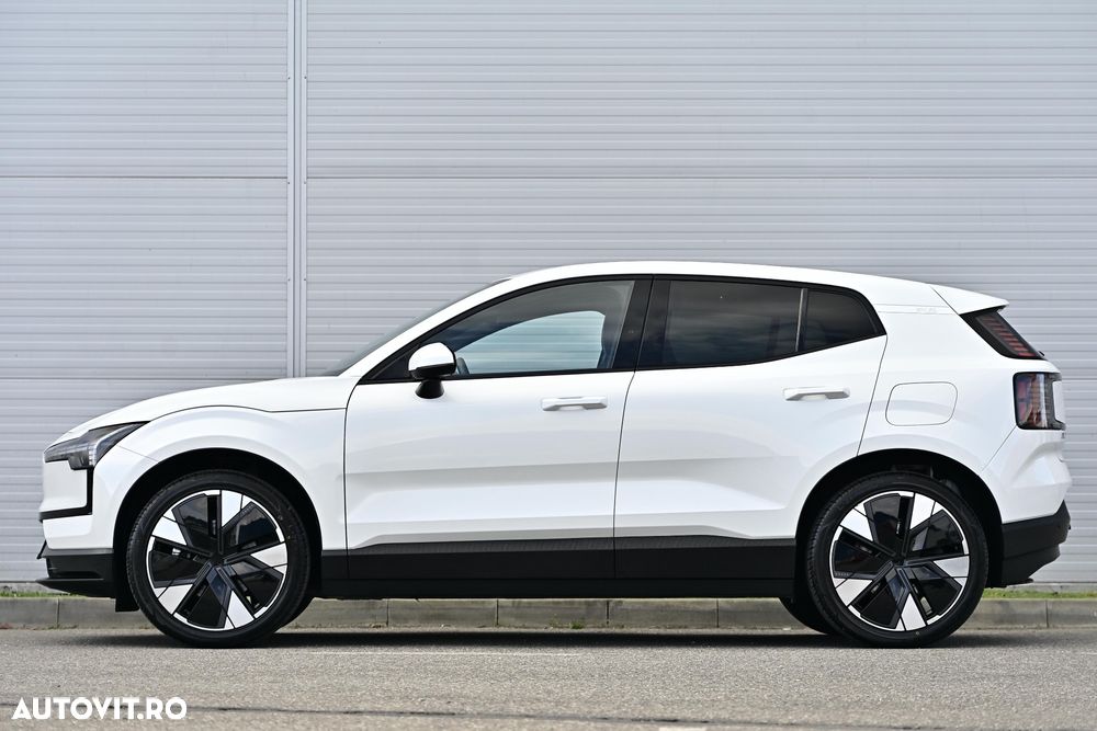 Volvo EX30 Single Motor Extended Range RWD Core - 9