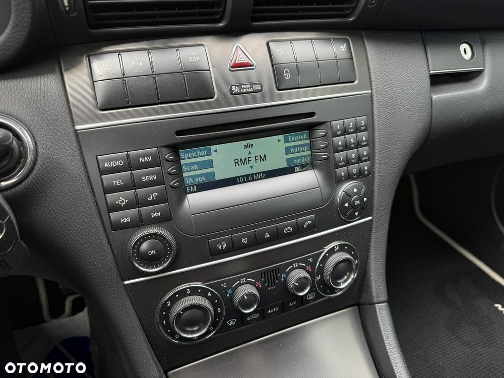 Mercedes-Benz Klasa C 200 Kompressor Sport Edition + - 23