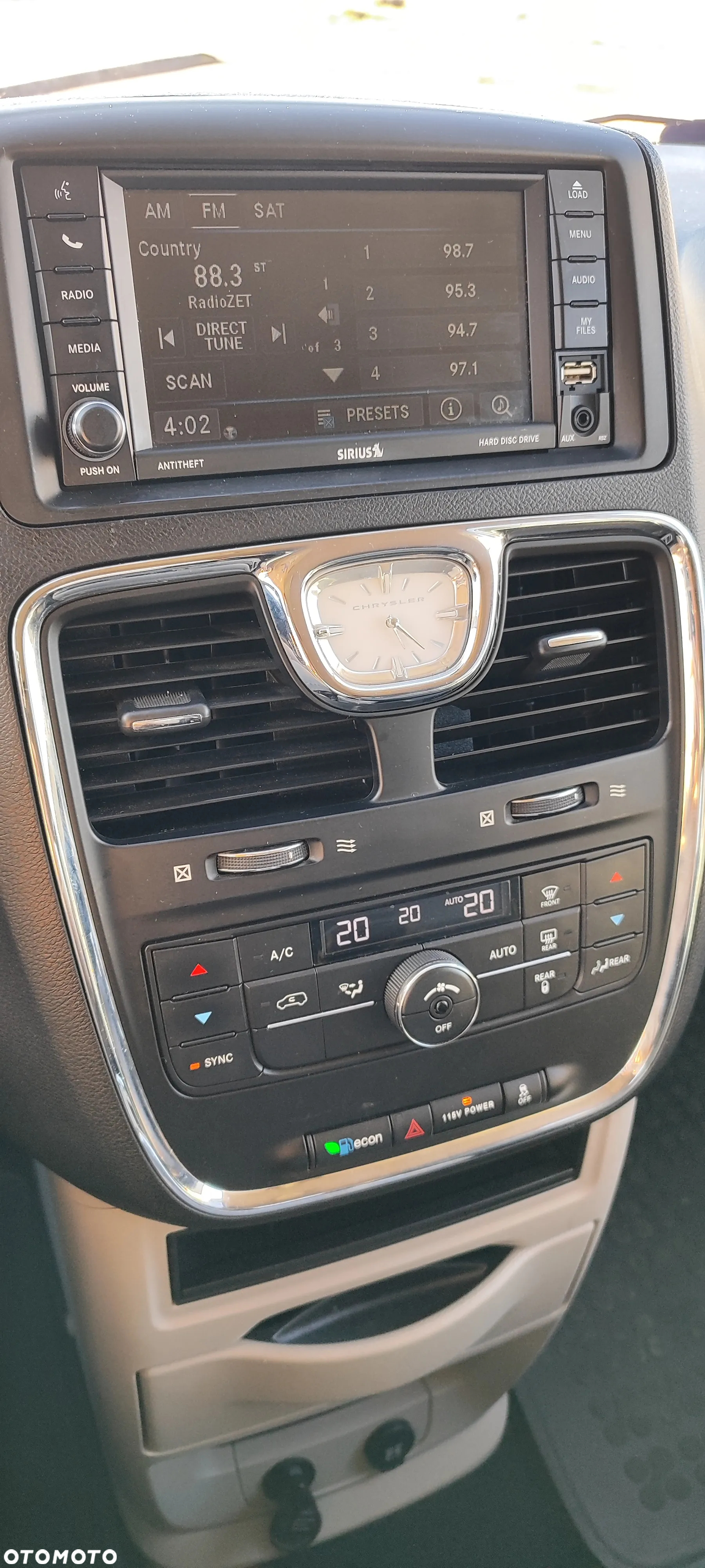 Chrysler Town & Country 3.6 Touring - 12