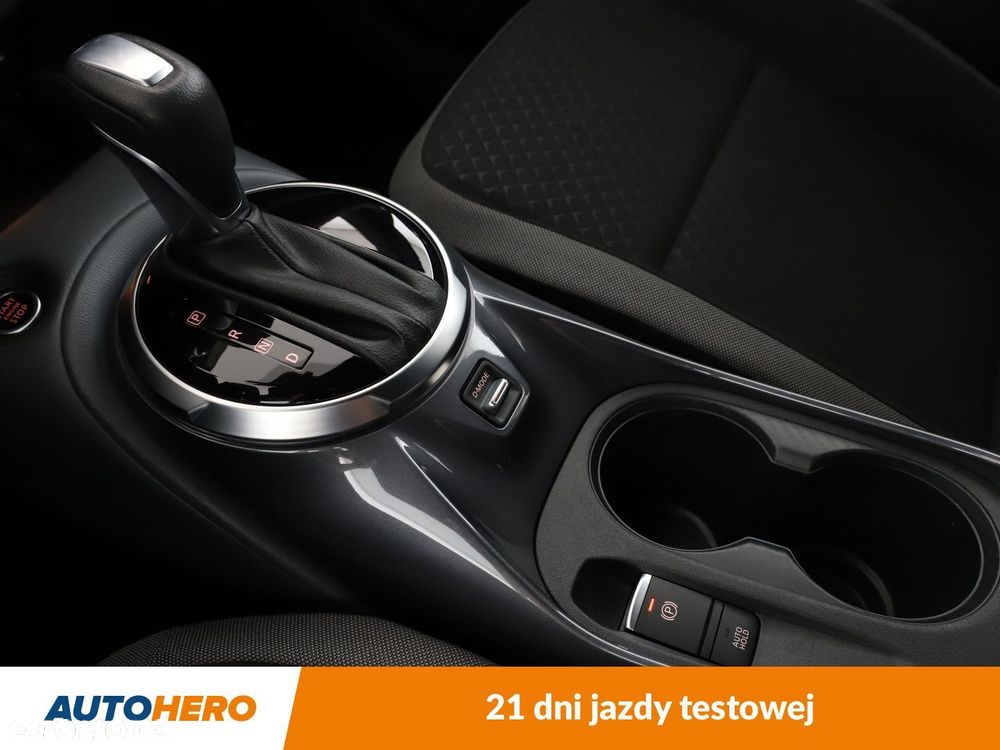 Nissan Juke 1.0 DIG-T N-Connecta DCT - 24
