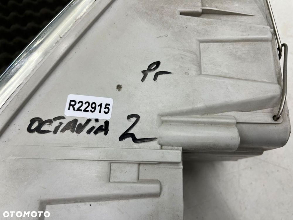 Lampa reflektor Skoda Octavia 2 II 04-08r. prawa przednia Europa zwykła H7 H1 oryginal - 15