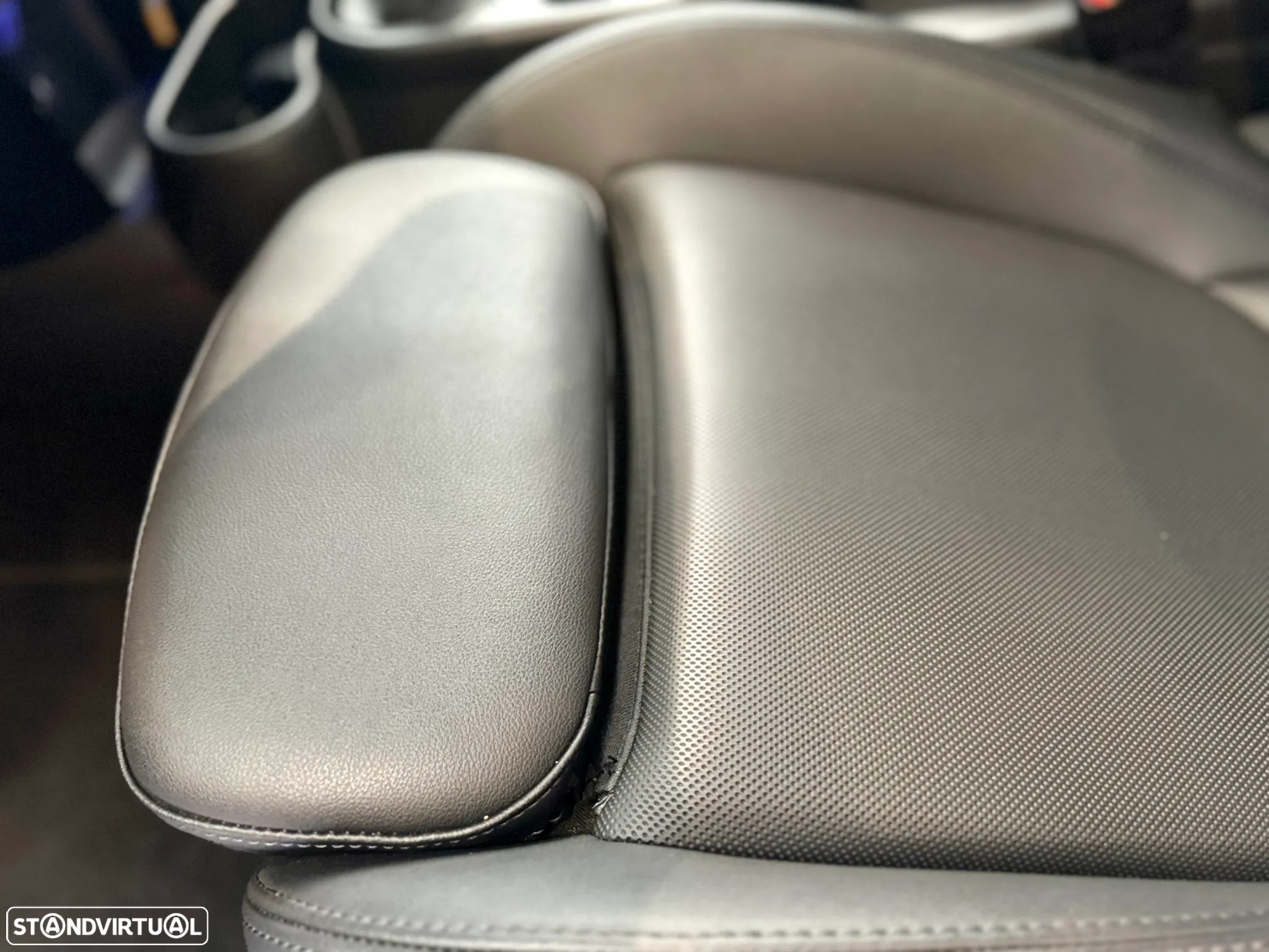 MINI 3 Portas Cooper SE Premium Extra Essential - 18