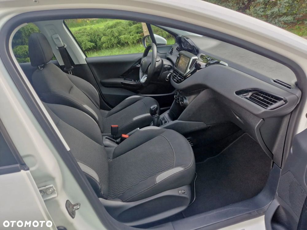 Peugeot 208 Blue-HDi 100 Stop&Start Allure - 16