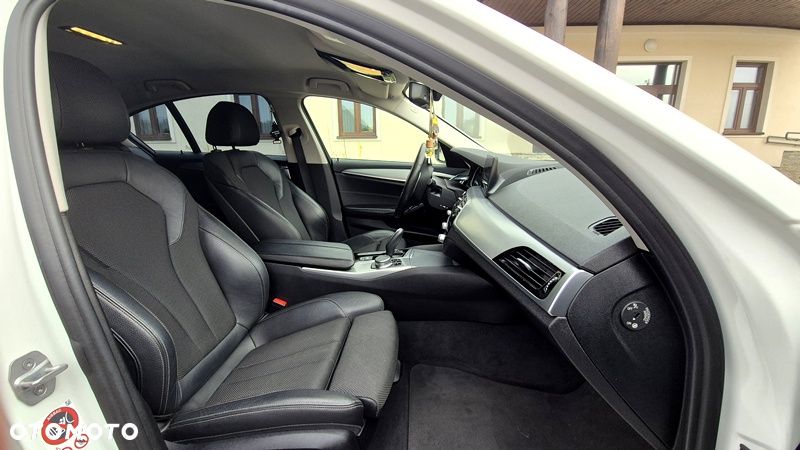BMW Seria 5 520d Efficient Dynamics Sport Line sport - 12