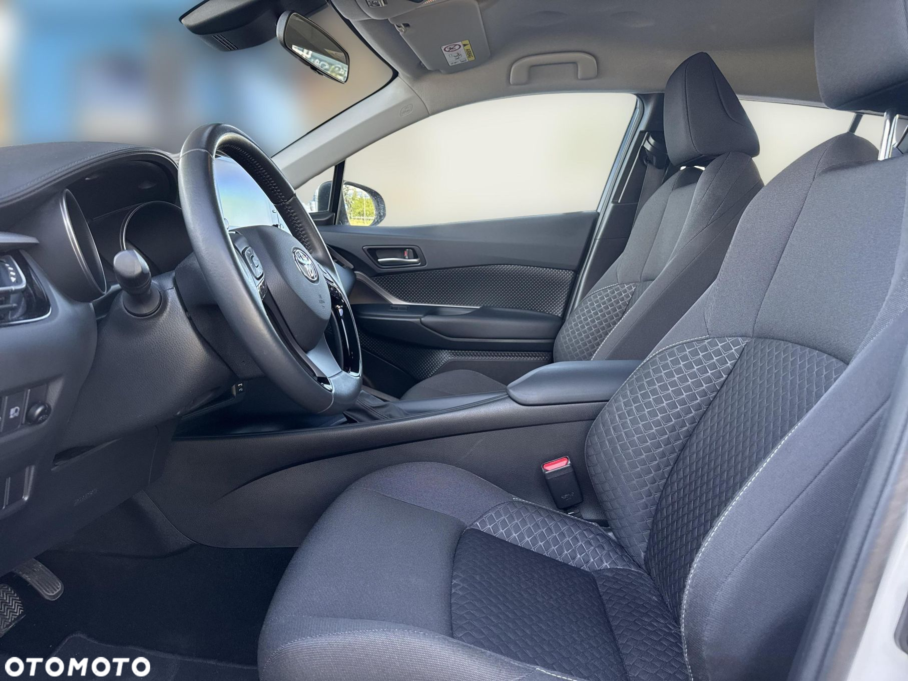 Toyota C-HR - 15
