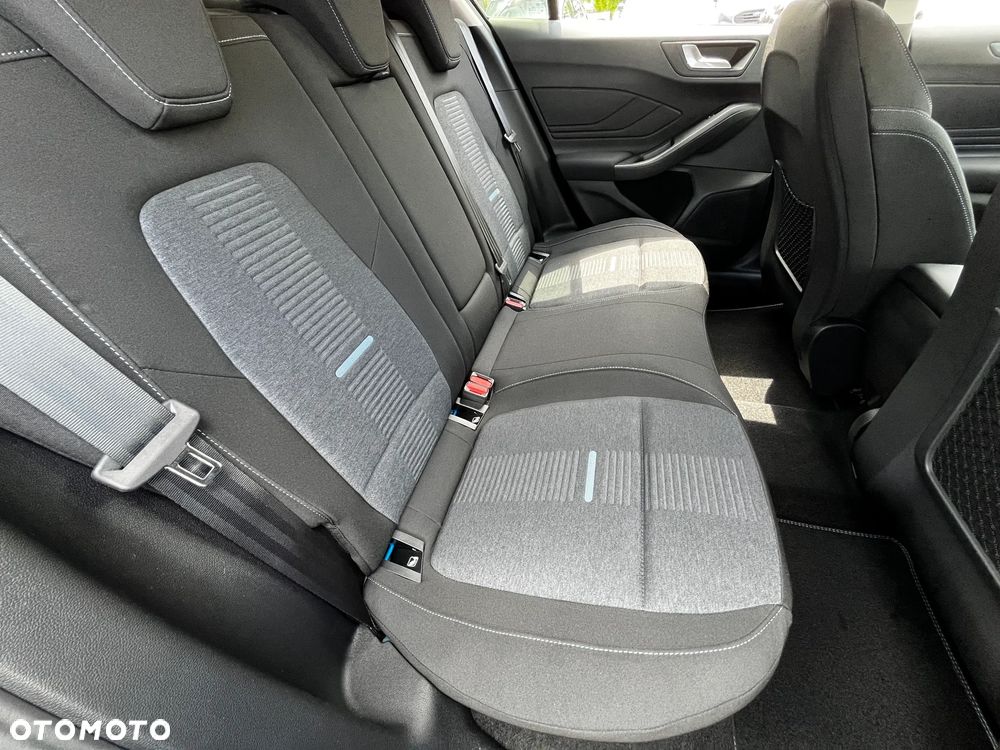 Ford Focus - 25