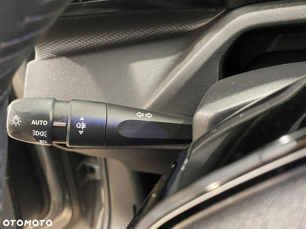 Peugeot 308 1.5 BlueHDi Active Pack S&S EAT8 - 26