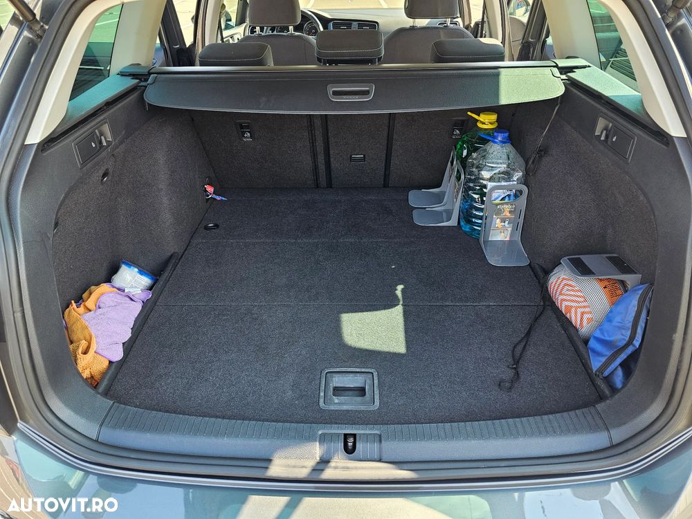 Volkswagen Golf - 35