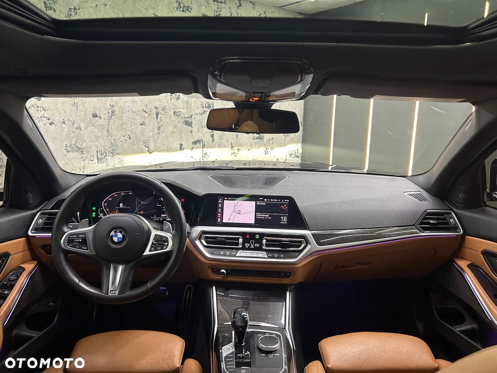 BMW Seria 3 330i M Sport - 17