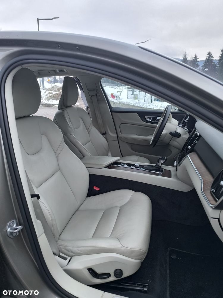 Volvo S60 T5 Momentum Pro - 20