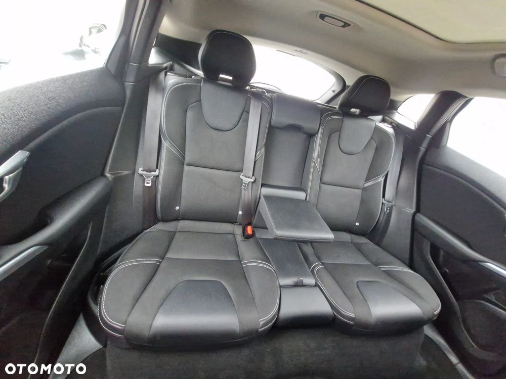 Volvo V40 D2 Momentum - 23