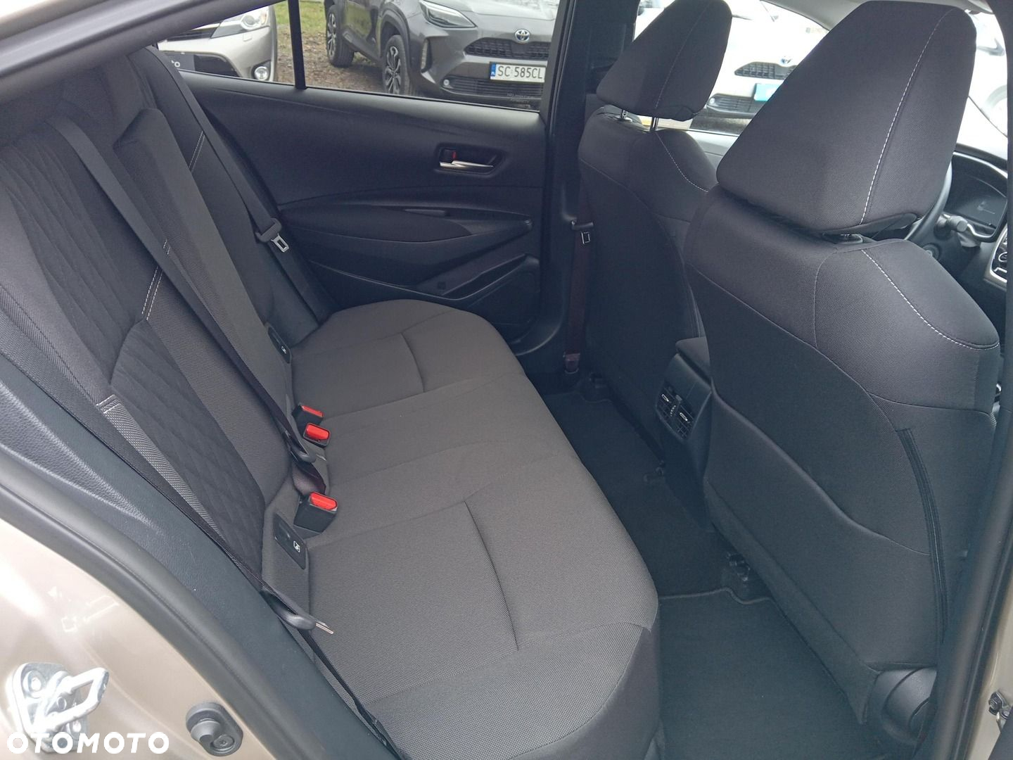 Toyota Corolla - 12