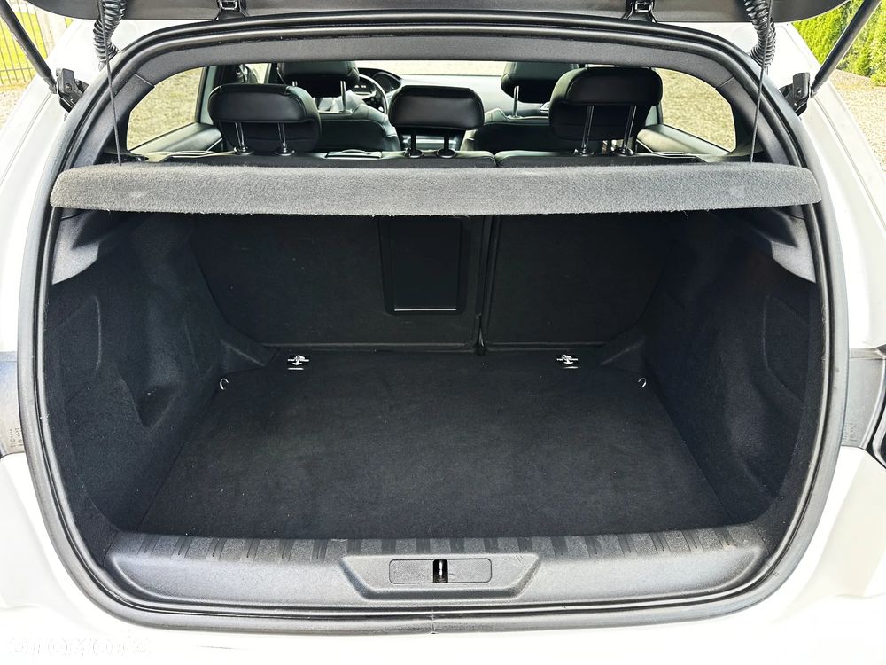 Peugeot 308 1.2 PureTech GPF GT Pack S&S - 39