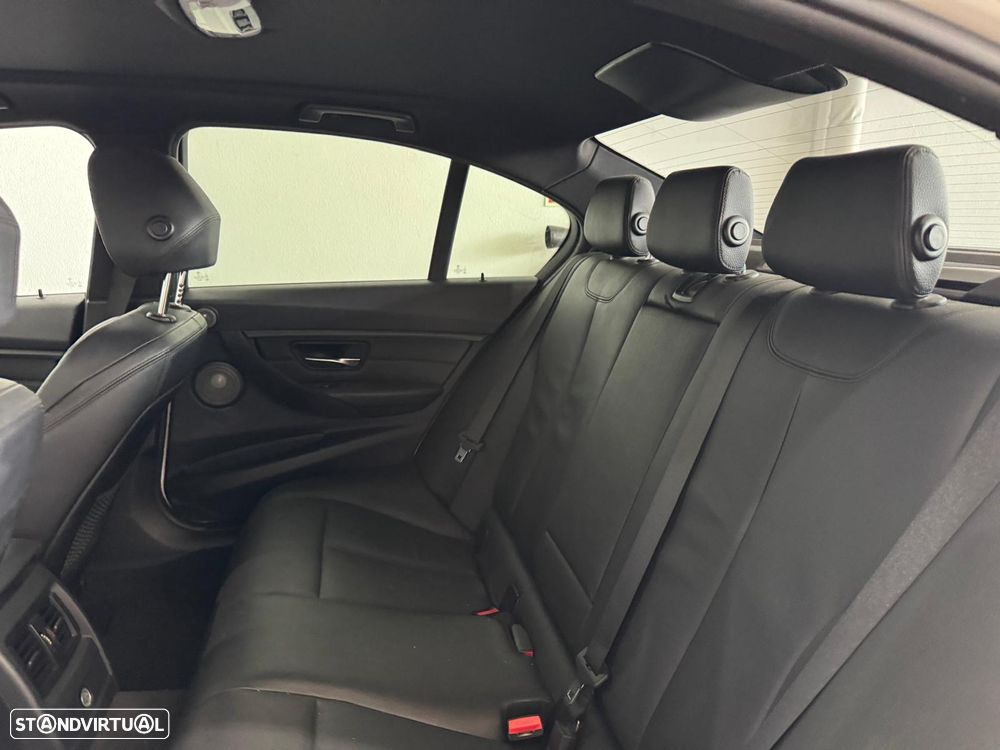 BMW 328 i Auto Pack M - 13