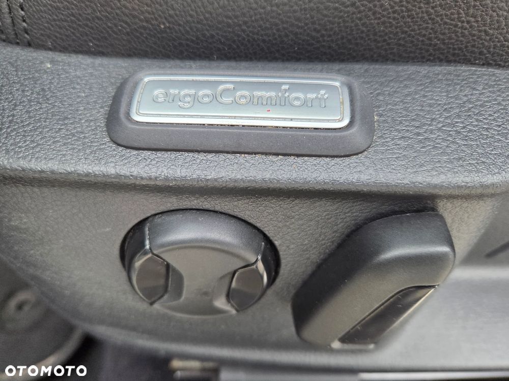 Volkswagen Passat 2.0 TDI SCR 4Mot DSG Comfortline - 12