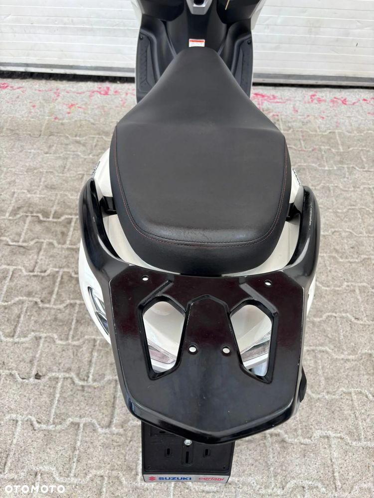 Suzuki Burgman - 33