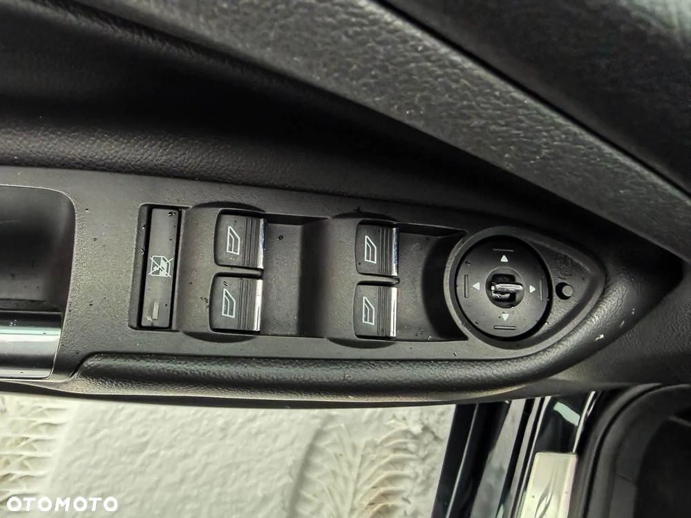 Ford Kuga 2.0 TDCi 4x4 Titanium - 38