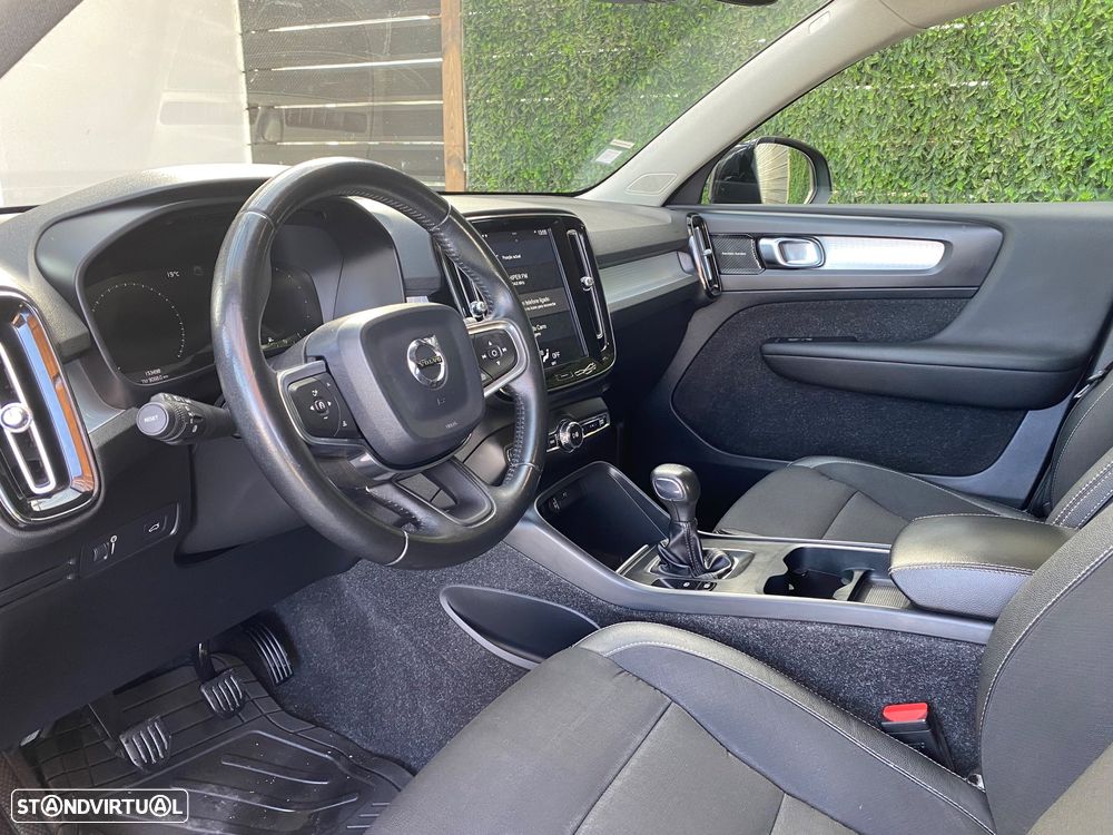 Volvo XC 40 2.0 D3 Momentum Plus - 23